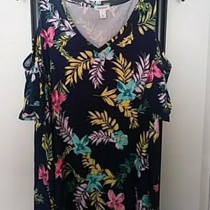 Supre Cute😊Floral Blouse w/ off Shoulder look